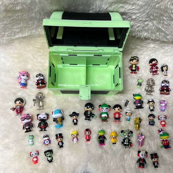 ryan's world Toys Ryans World Collectibles With Ryans Glow In The